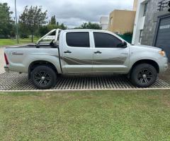 Toyota Hilux DX Pack 4x4 D/C 2008 - 6