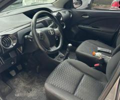 Toyota Etios XLS 1.5 5p 2014 - 7