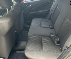 Toyota Etios XLS 1.5 5p 2014 - 8