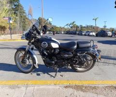 Benelli Imperiale 400cc - 2021 Compañera de rutas