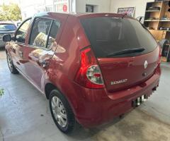 Renault Sandero 1.6 Pack 2011 c/GNC - 11